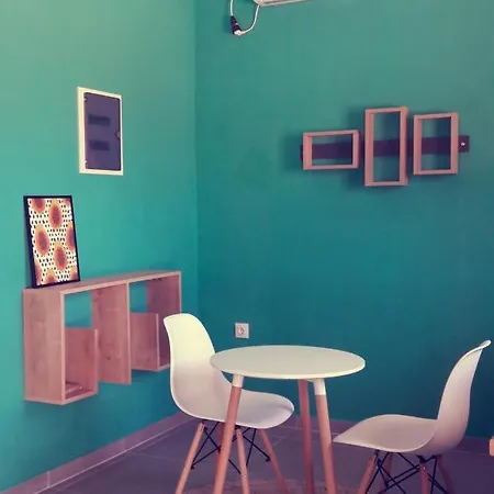 Under The Palm Tree Boutique