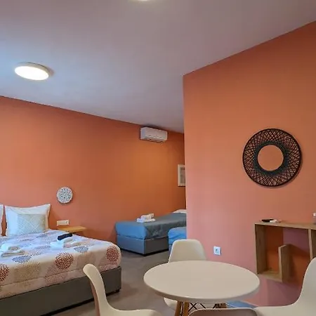 Under The Palm Tree Boutique *