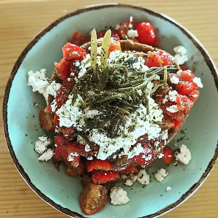 Under The Palm Tree Boutique *