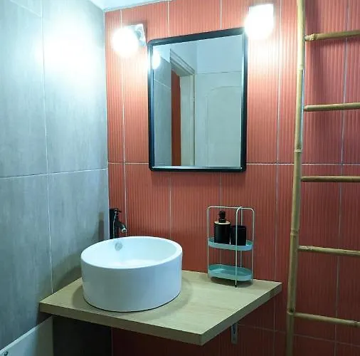 Under The Palm Tree Boutique Apartment Ano Meria